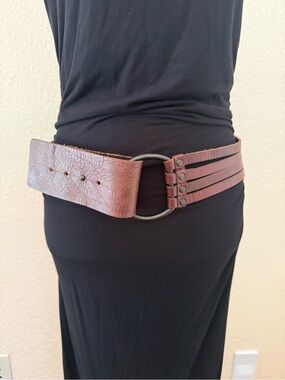 BCBG Max Azria Vintage Y2K Multi-Strap Brass Ring Brown Leather Hip Belt
